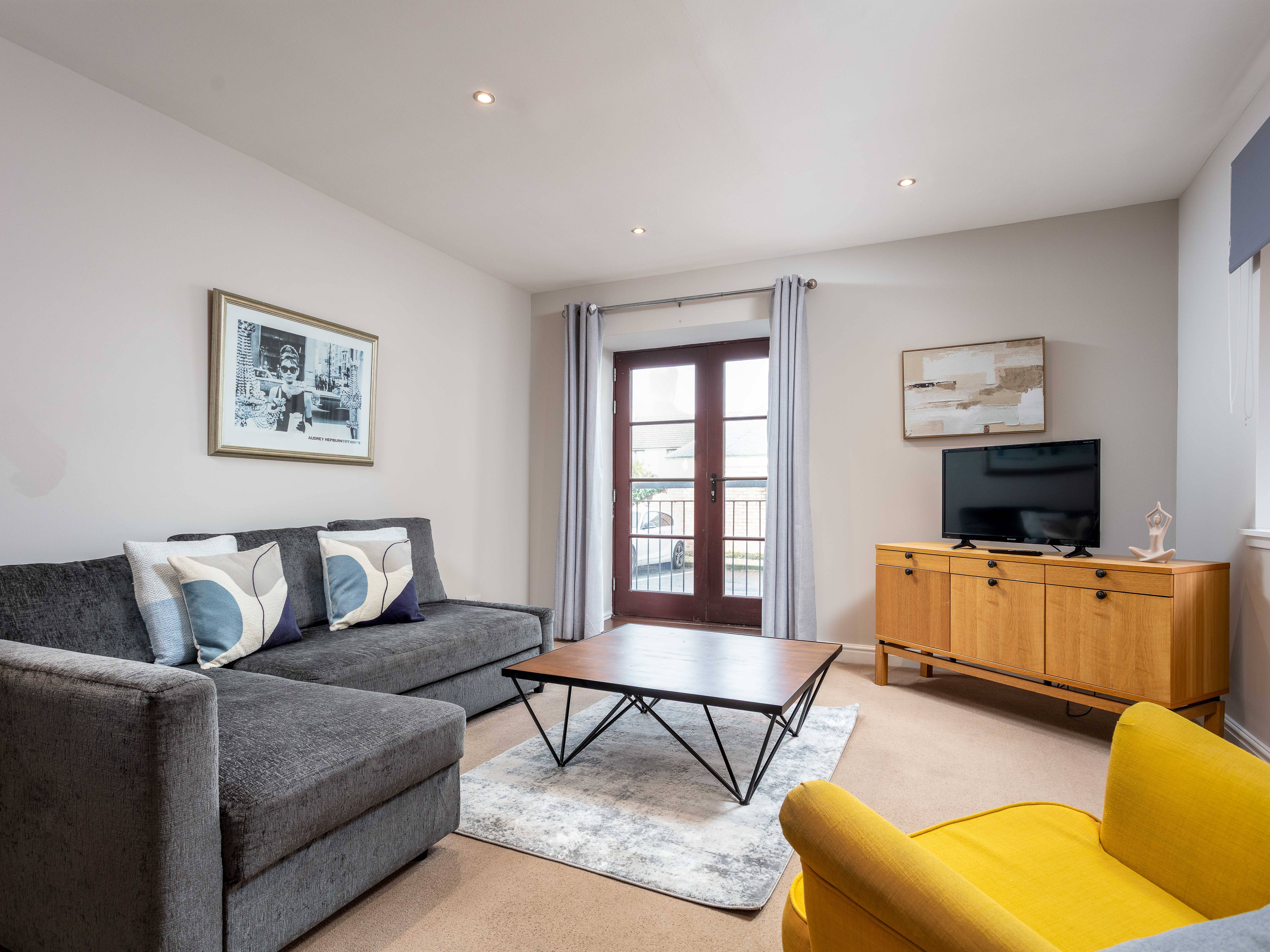 Elliot Suite No.2 Ayr LR 9 uai